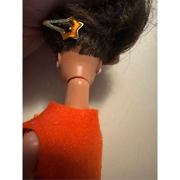 Vintage Fashion Model Barbie with 70s Retro Orange Outfit Dress Brown Hair - Picture 4 of 6